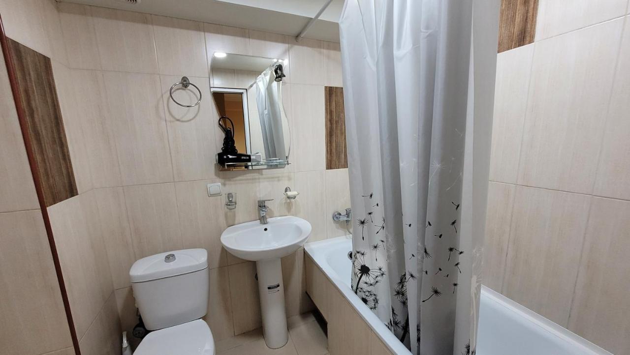 Квартира Около Мед Центра Астхик Jerevan Buitenkant foto