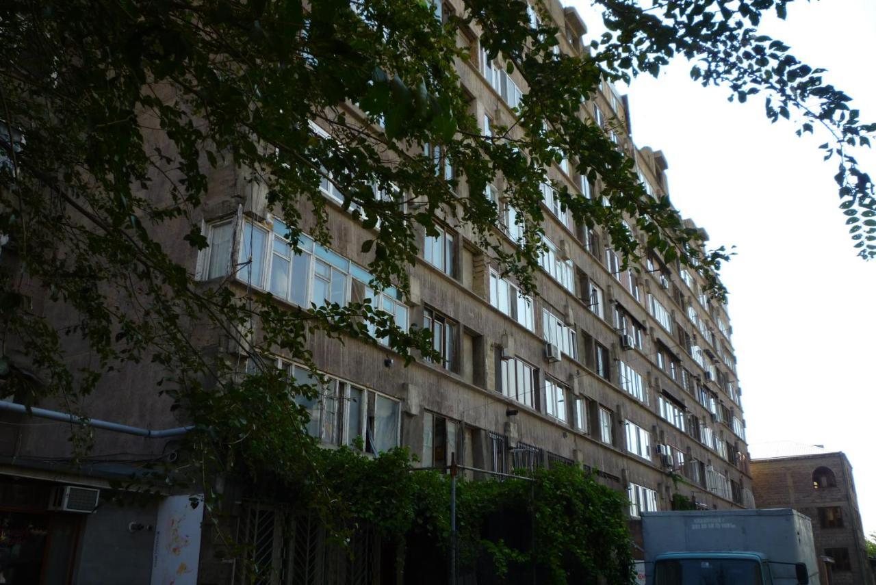 Квартира Около Мед Центра Астхик Jerevan Buitenkant foto